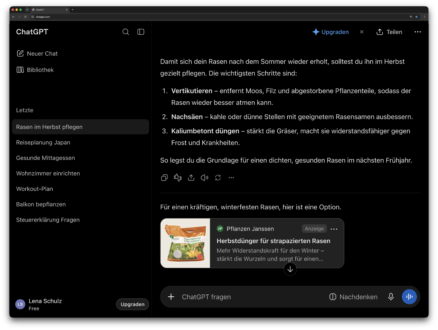 Screenshot der ChatGPT-Oberfläche mit Textanleitung zur Rasenpflege und eingeblendeter Anzeige für Herbstdünger.